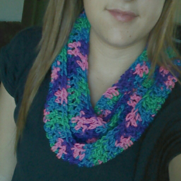 Neon infinity scarf - Picture 1 of 1