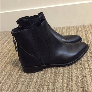 Steve Madden Galilaa black leather booties