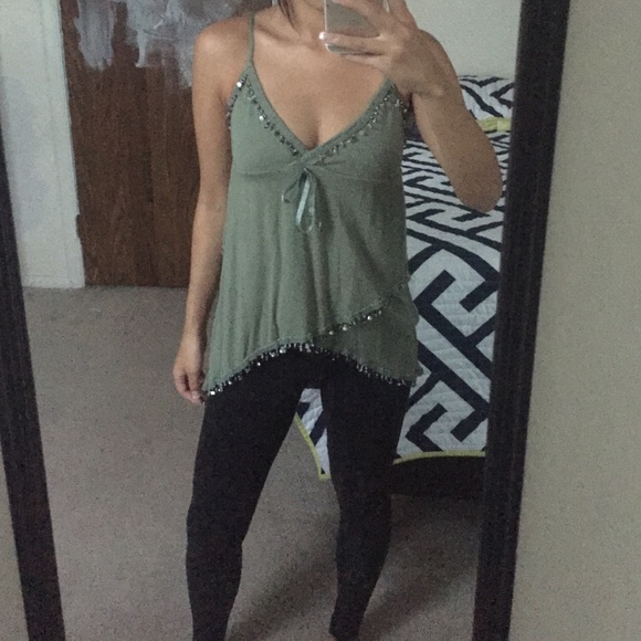 Army green flowy tank