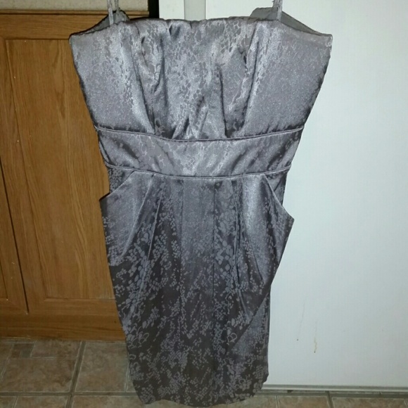 Knee length dress - Picture 1 of 1