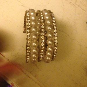 Pearl bracelet