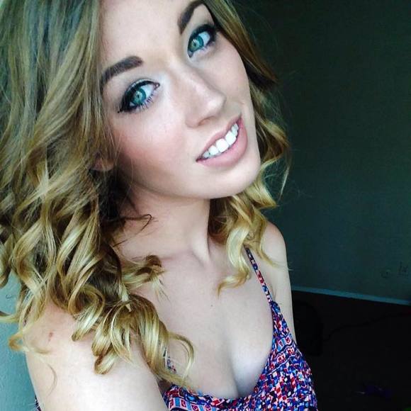 Meet your Posher, Tori - Picture 1 of 1