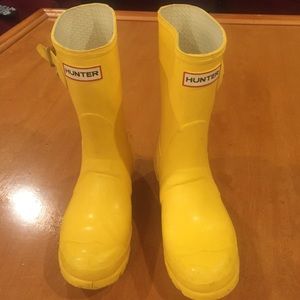 Yellow short hunter rain boots