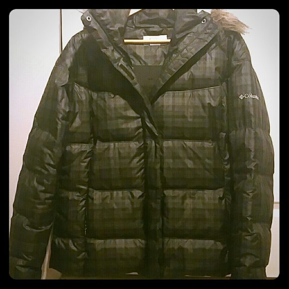 Womens Columbia plaid puffer coat