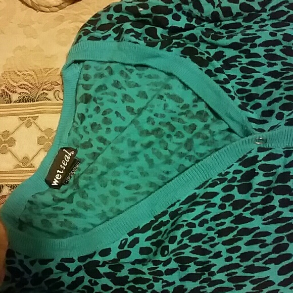 Wet seal blue cheetah print - Picture 4 of 4
