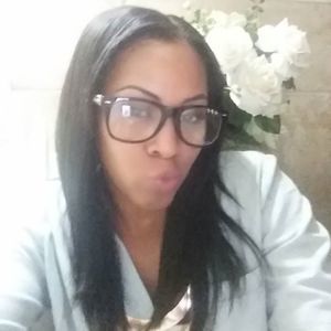 Meet your Posher, Iris