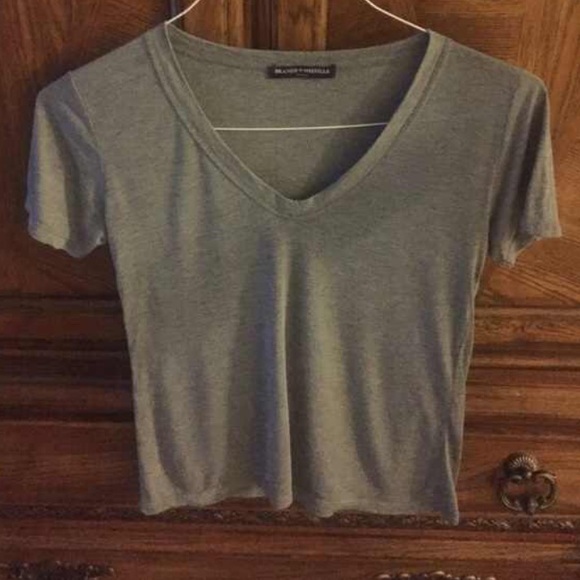 Brandy Melville Tops - Gray Brandy Melville top!