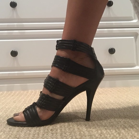 Sigerson Morrison bondage strap leather heel. - Picture 2 of 4