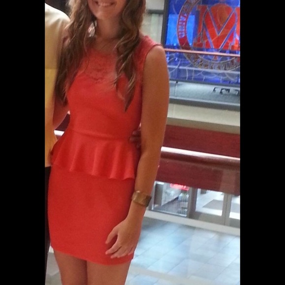 Coral peplum dress - Picture 1 of 3