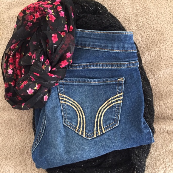 Hollister Dark Wash skinny Jeans Like New!