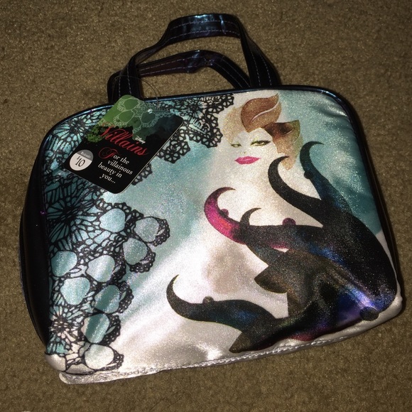 Amazon Com Disney Villains Makeup Bag Maleficent Evil Queen