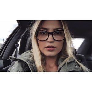 Meet your Posher, Lindsey