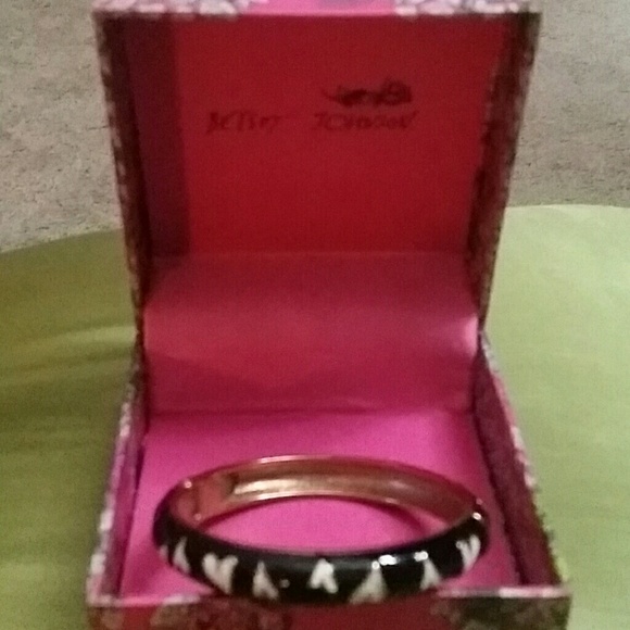 Betsey Johnson Bangle Bracelet