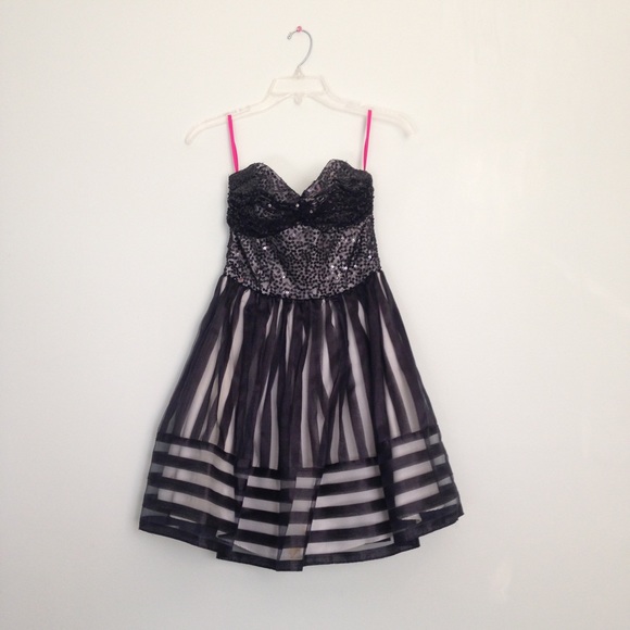 Betsey Johnson Evening Black Strapless Dress