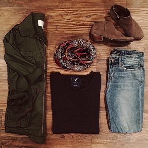 American Eagle Dark Gray Sweater