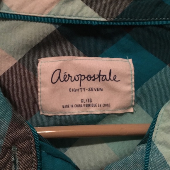 Aeropostale plaid button up shirt! - Picture 4 of 4
