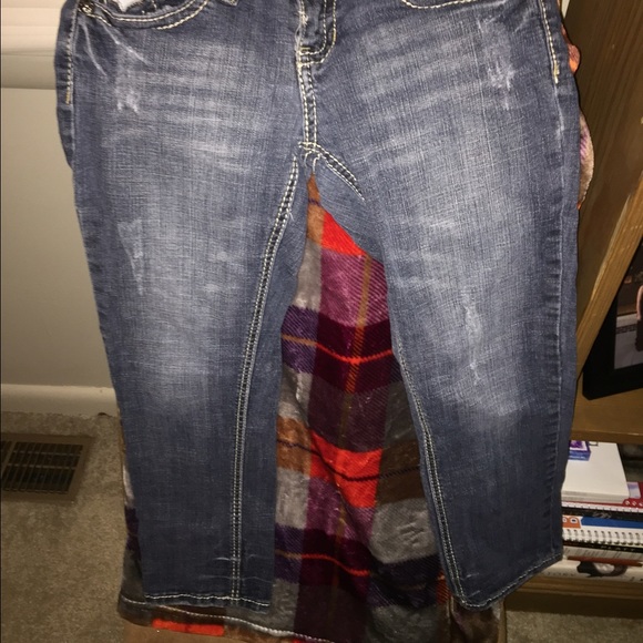 Request Capris - Picture 3 of 3