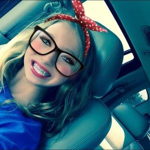 Meet your Posher, Mya