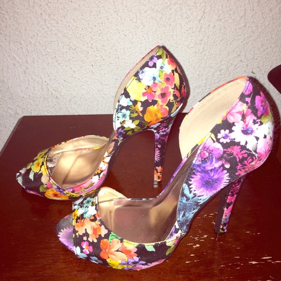 Open toe floral heels