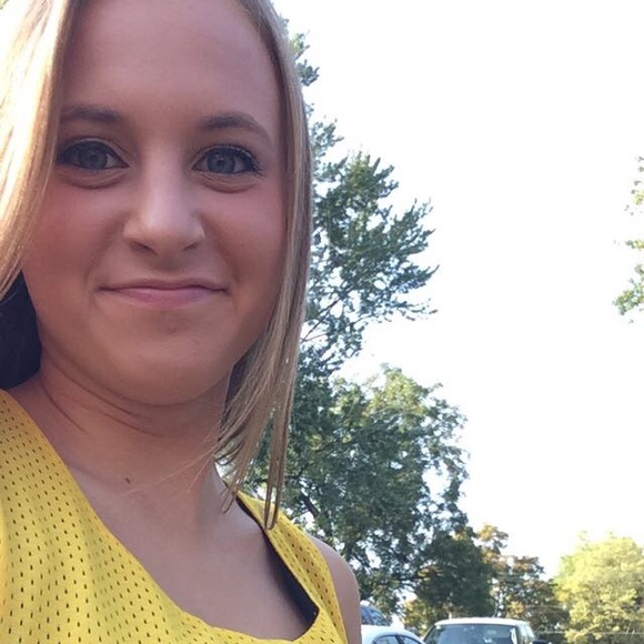 Meet your Posher, Beth - Picture 1 of 1