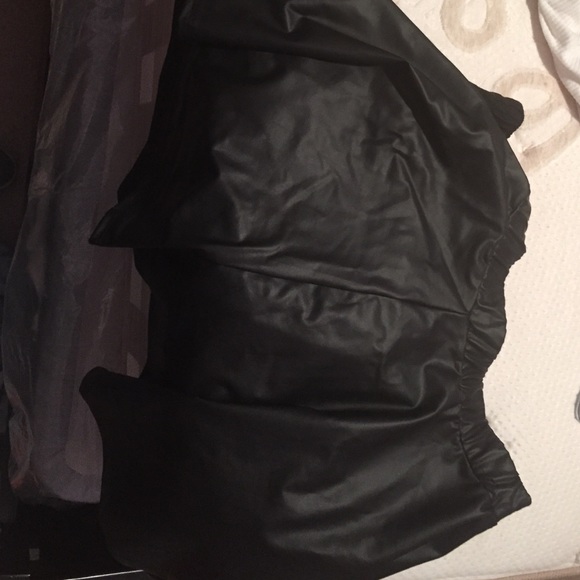 skirt - Picture 2 of 3