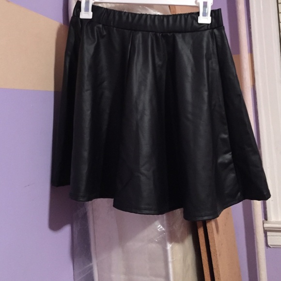 skirt - Picture 3 of 3