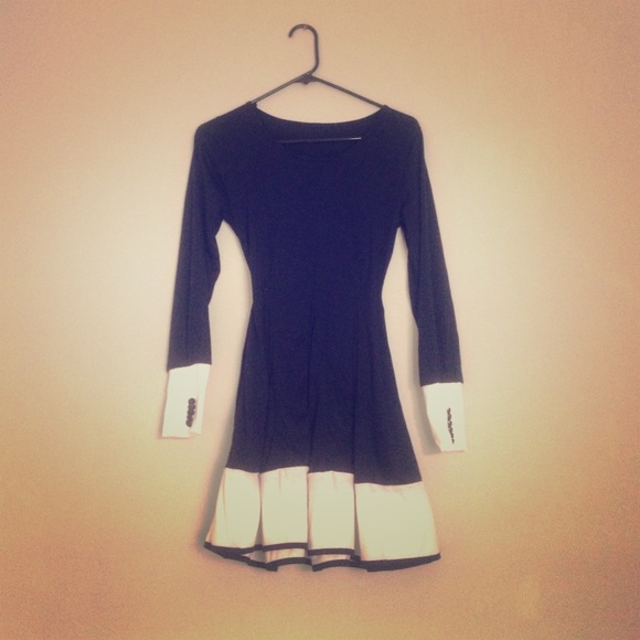 Blue/White Long Sleeve Dress w "Button-Up" Sleeves