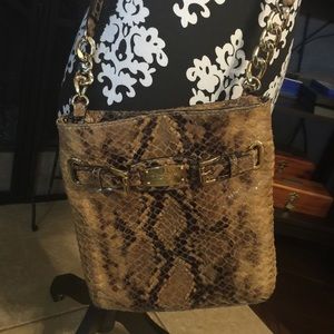 Cross body purse