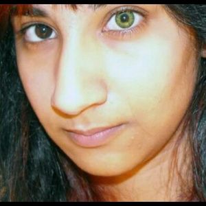 Colored non prescription contacts