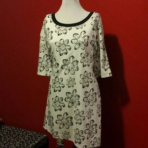 Black and White flower print Capri outfit 4x