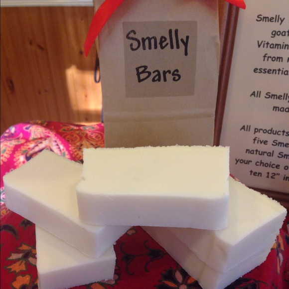 MEET YOUR POSHER AND INTRODUCING MY SMELLY BARS💜 - Picture 3 of 4