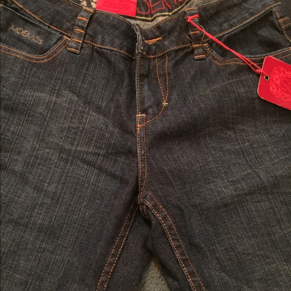 Jeans - Picture 3 of 4