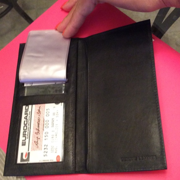 BLACK BI-FOLD LEATHER WALLET/PASS CASE - Picture 2 of 4