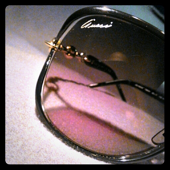 100% Authentic Gucci Sunglasses [GG 4250/S]