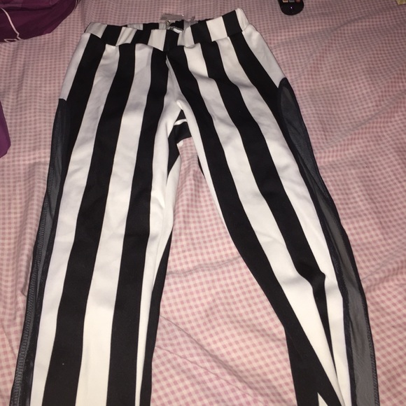 Long black and white leggings