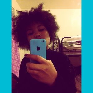 Meet your Posher, Angelique