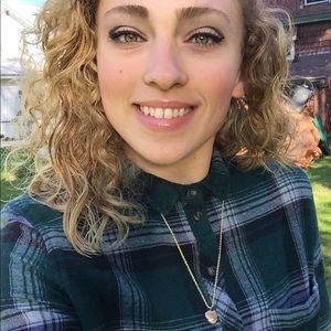 Meet your Posher, Alexus