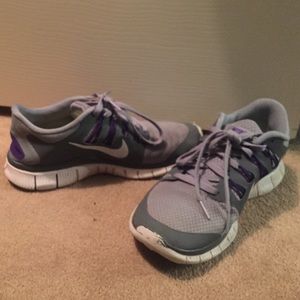 size 8 purple & grey nike tennis shoes!