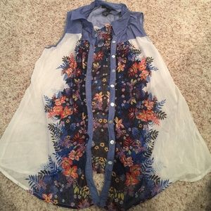 Button up top/lightweight vest
