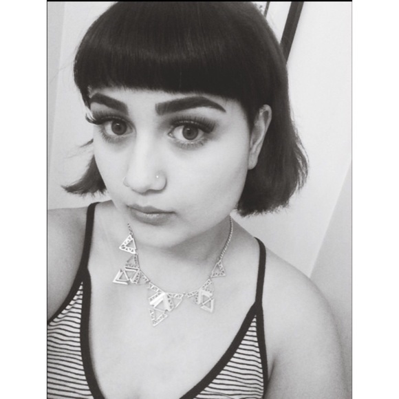 Meet your Posher, Alexia - Picture 1 of 1