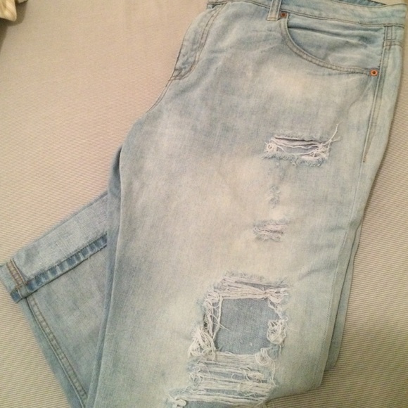 American eagle crop jeans, worn in already!