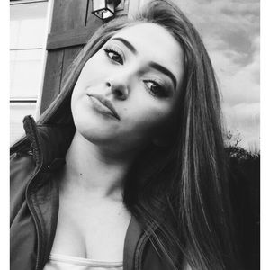 Meet your Posher, Kendra