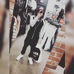 Meet your Posher, Victor