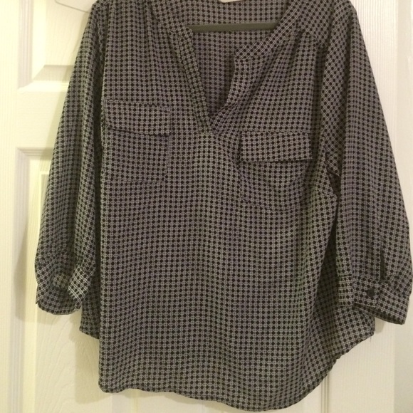 Cute blouse with great pattern