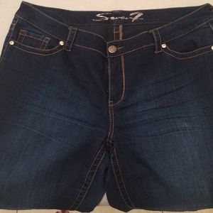 Like new seven jeans! Beautiful pair!