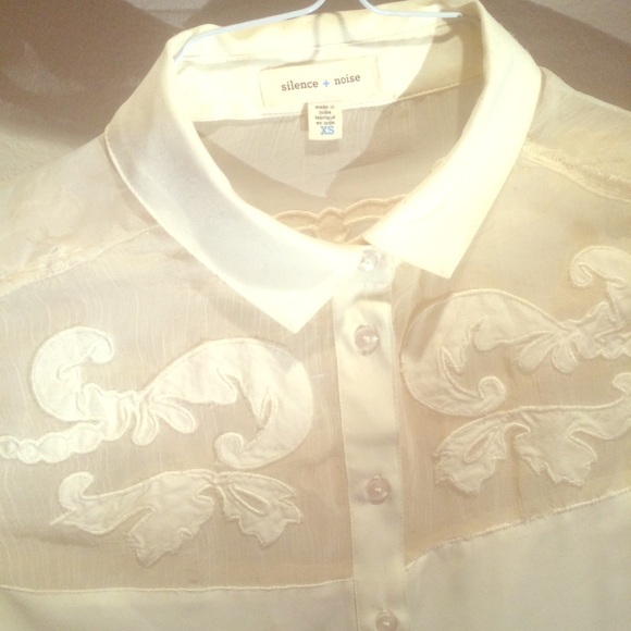 white sheer top 🐁🐇