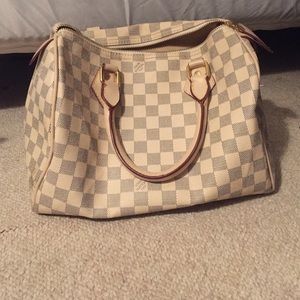 Small LV tote with handles. In brand new condition