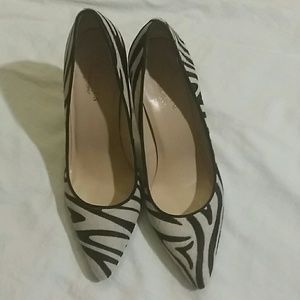 Faux zebra skin/fur pumps