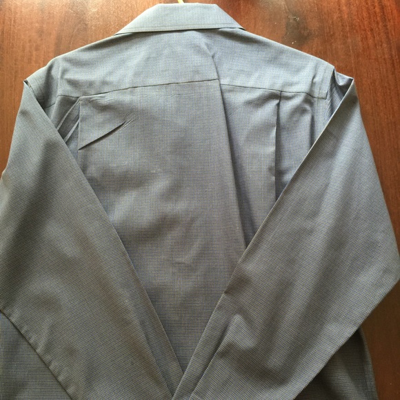 Bloomingdales Tailored Button Down Shirt - Picture 2 of 3