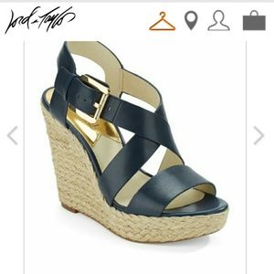 MICHAEL KORS Giovanna Wedge excellent condition
